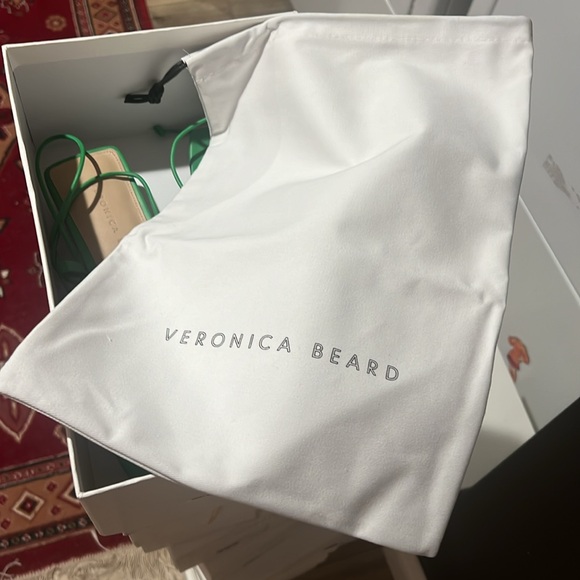 1 hour sale. Veronica Beard, green, leather kitten heels, GORGEOUS - Picture 9 of 9